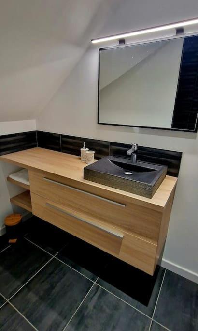 Appartement Charmant Et Spacieux โอแซร์ ภายนอก รูปภาพ